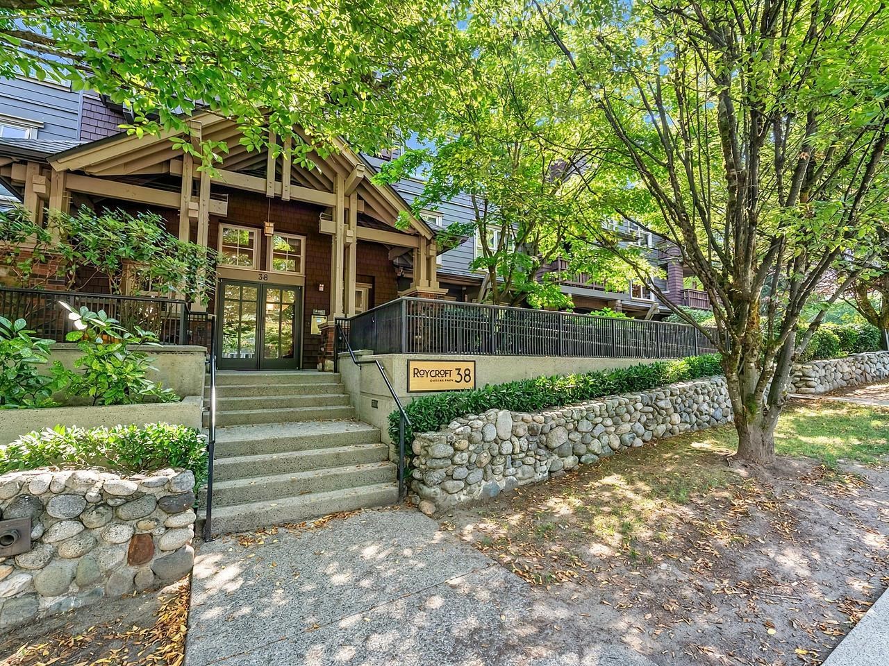 The Roycroft Condos at 38 Seventh Avenue in GlenBrooke North, New ...